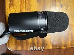 New Shure MV7 Cardioid Dynamic Vocal / Broadcast Microphone USB & XLR Outputs