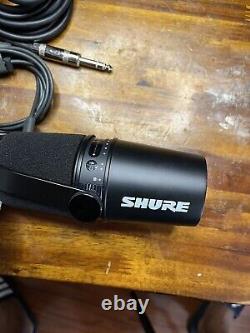 New Shure MV7 Cardioid Dynamic Vocal / Broadcast Microphone USB & XLR Outputs