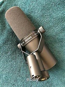 SHURE SM7B DYNAMIC MICROPHONE- Excellent condition