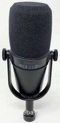 Shure MV7 Dynamic Unidirectional Dual LR/USB Podcasting Microphone Black