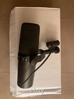 Shure SM7B Cardioid Dynamic Vocal Microphone Pre-Pwned Great Condition