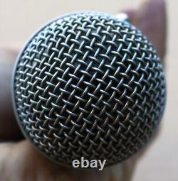 MICROPHONE DYNAMIQUE UNIDIRECTIONNEL VINTAGE DE MODÈLE SM58 DE SHURE AVEC LIGNE A95UF