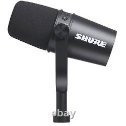 Microphone à condensateur Shure MV7 pour enregistrement vocal de podcast en direct en noir.