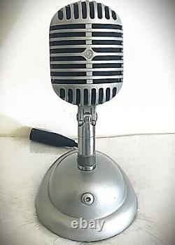 Microphone dynamique Shure 55C des années 1940 restauré, son lisse avec pied et câble