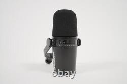 Microphone dynamique Shure MV7 USB XLR utilisé pour les podcasts JP