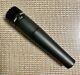 Microphone Dynamique Shure Sm57 Pour Instruments Utilisé Et Fonctionnant Au Japon