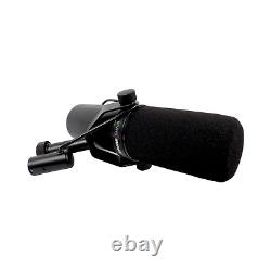 Microphone dynamique Shure SM7dB avec préampli intégré pour enregistrement de podcasts en streaming, couleur noire.