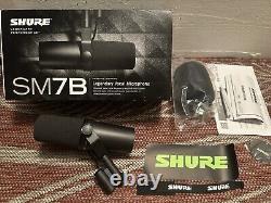 Microphone dynamique de podcast SHURE SM7B avec accessoires de BOÎTE ORIGINALE Vendeur américain