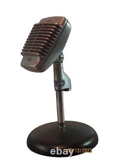 Microphone dynamique omni-directionnel Shure 51 des années 1960 avec pied, fabriqué à Chicago, USA