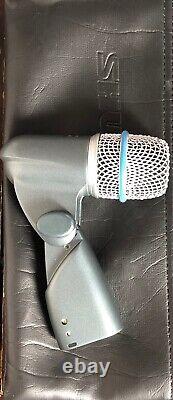 Microphone dynamique supercardioïde Shure Beta 56A pour caisse claire/tom.