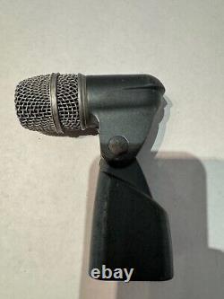 Microphone dynamique supercardioïde Shure Beta 56A pour caisse claire / toms