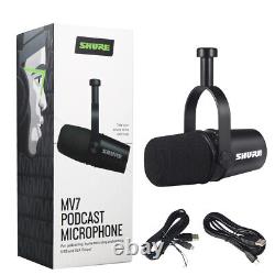 Microphone vocal / de diffusion dynamique cardioïde Shure MV7 avec sorties USB et XLR noir.