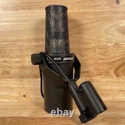 Microphone vocal dynamique de podcasting et de streaming à large gamme plate noire Shure SM7B