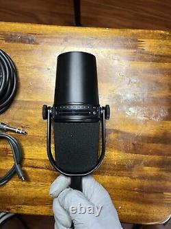 Nouveau microphone vocal dynamique cardioïde Shure MV7 avec sorties USB et XLR