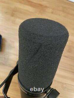 Shure Sm7b Microphone Vocal Dynamique Cardioïde Avec Lifter Cloud